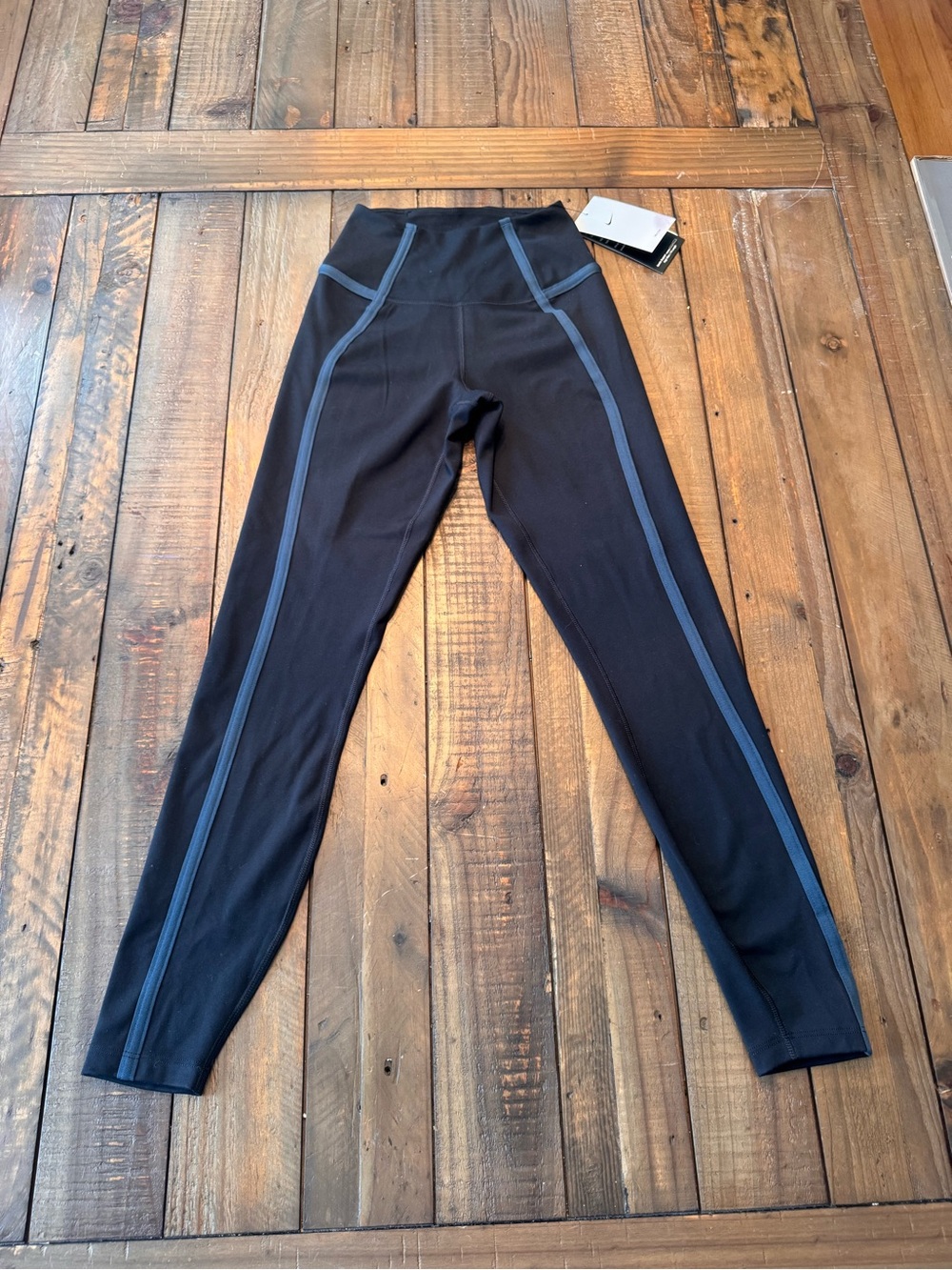 Nike Women's One High-Waisted 7/8 Leggings. Size XSmall. Black/Armory Navy